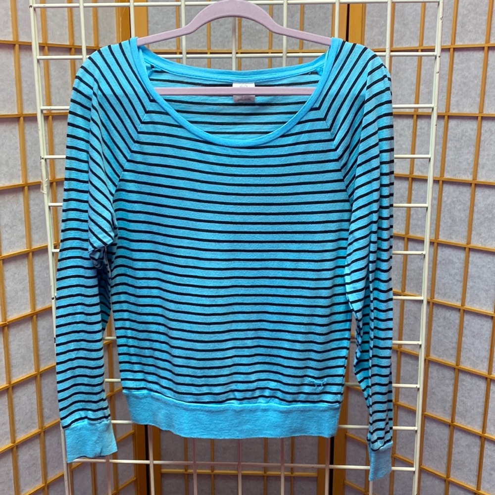 Pink by Victoria’s Secret long sleeve blue striped tee size s